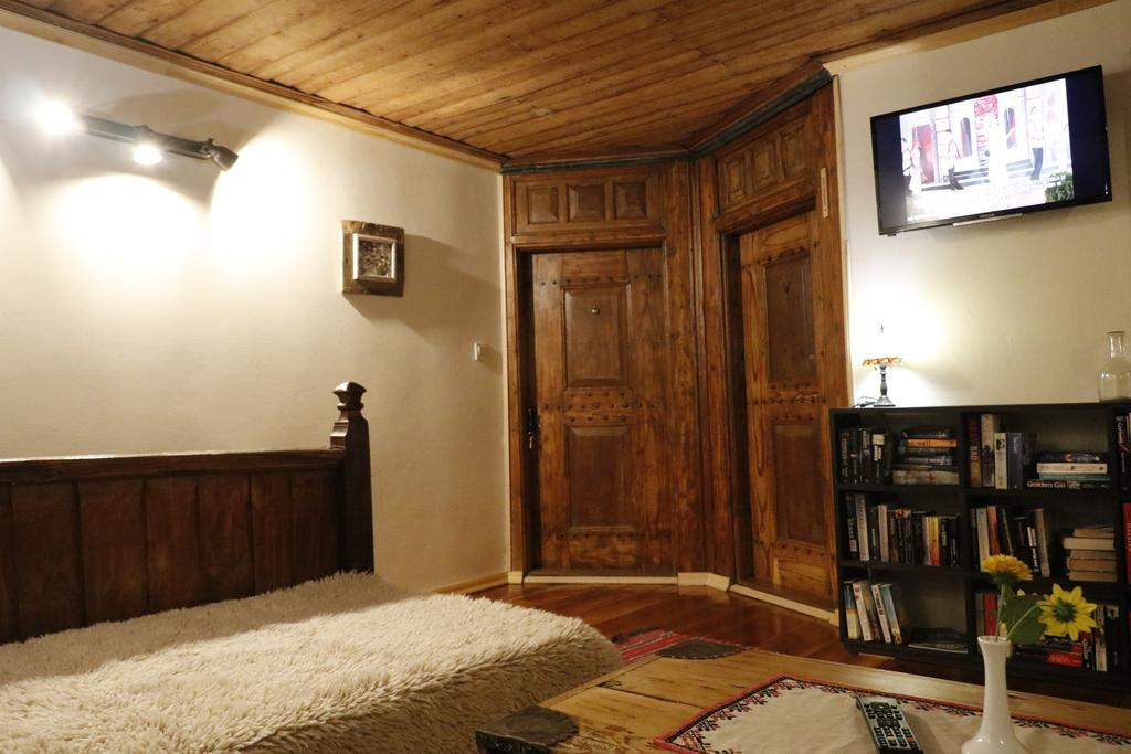 Guest House Epochs Since 1871 Lyaskovets Εξωτερικό φωτογραφία