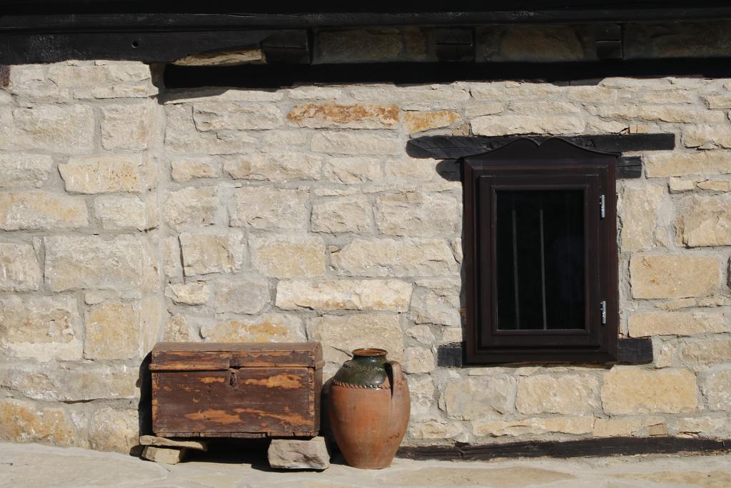 Guest House Epochs Since 1871 Lyaskovets Εξωτερικό φωτογραφία
