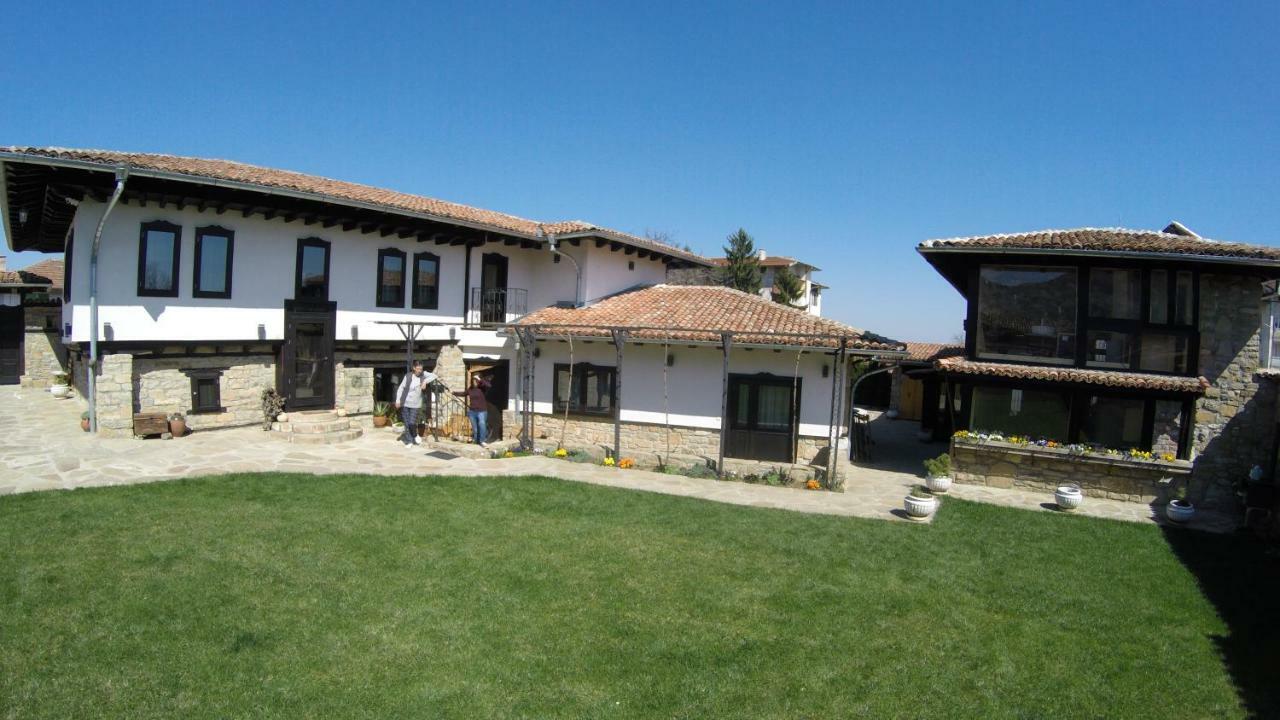 Guest House Epochs Since 1871 Lyaskovets Εξωτερικό φωτογραφία